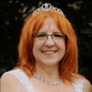 Meet your Posher, Lois